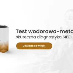 Test wodorowo-metanowy do diagnostyki SIBO. Kobieta wykonuje badanie oddechowe.