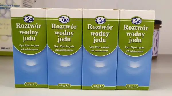 Cztery opakowania płynu Lugola, roztworu wodnego jodu, każdy po 40 g.